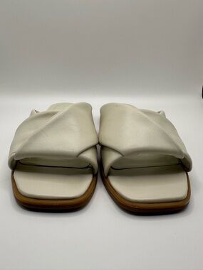 Vionic White Twisted Leather Slide Sandals